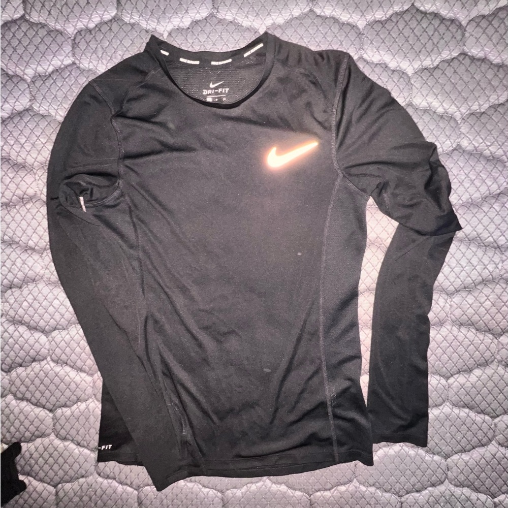 Dry fit running shirt! Size USA M